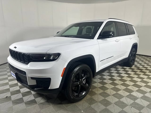 Used 2024 Jeep Grand Cherokee L Altitude AWD/4WD image 3
