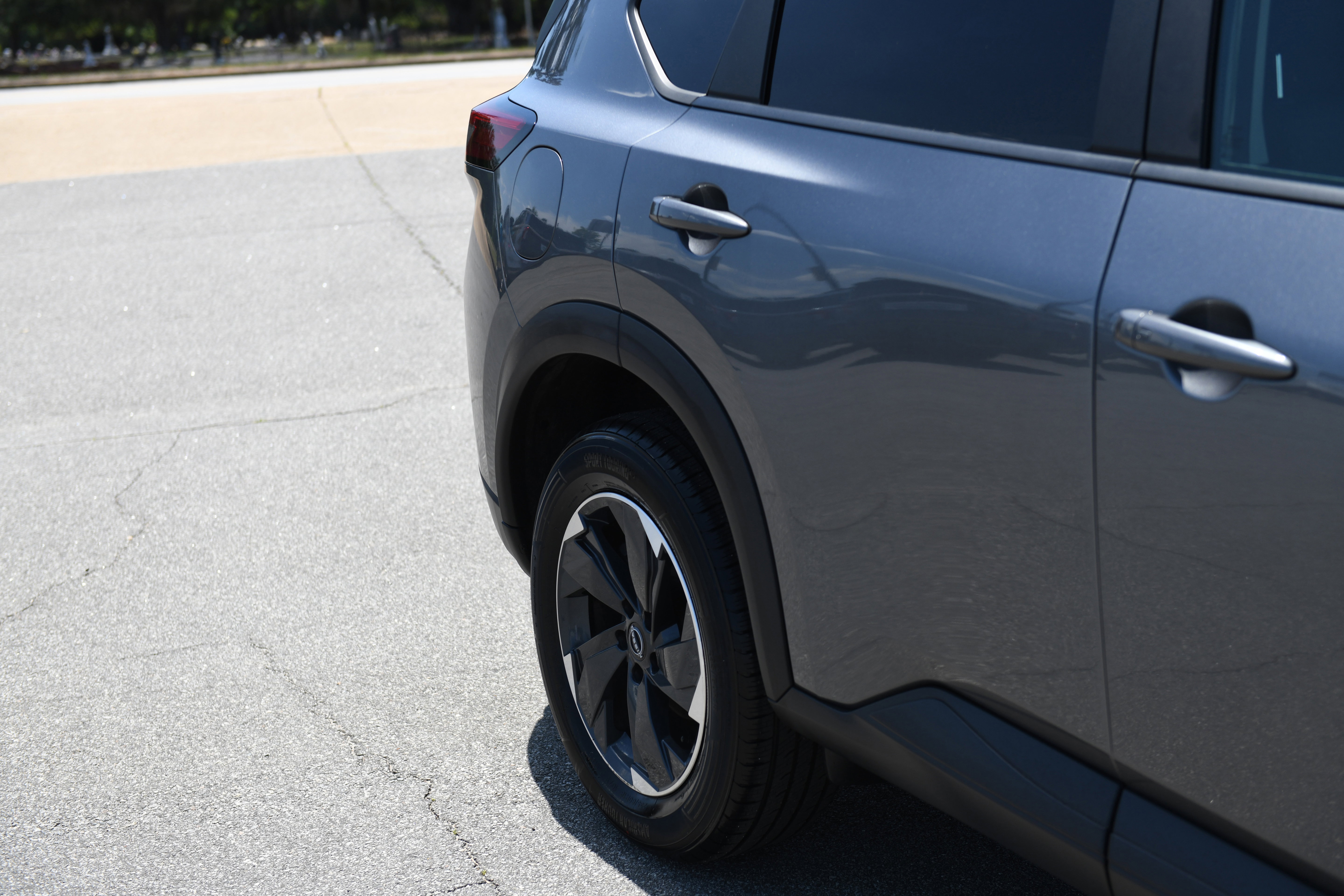 Used 2024 Nissan Rogue SV AWD/4WD image 4