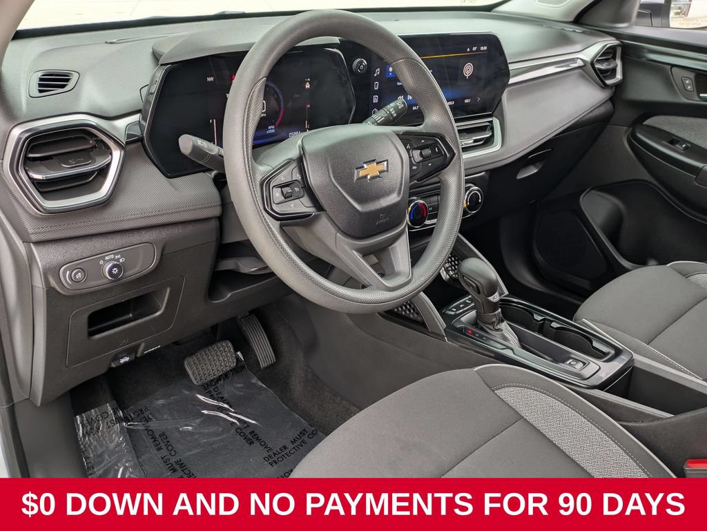 Used 2025 Chevrolet TrailBlazer LT AWD/4WD image 14