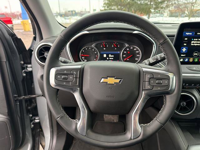 Used 2025 Chevrolet Blazer LT w/ Sound & Technology Package image 11