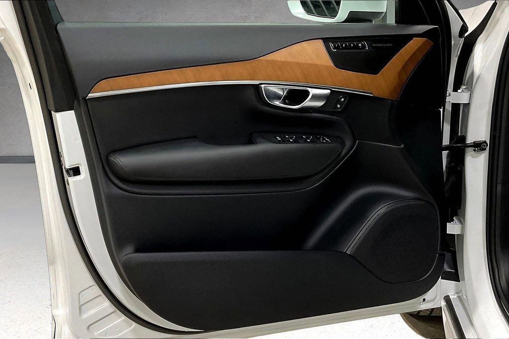 Certified 2022 Volvo XC90 T6 Momentum w/ Advanced Package AWD/4WD image 20