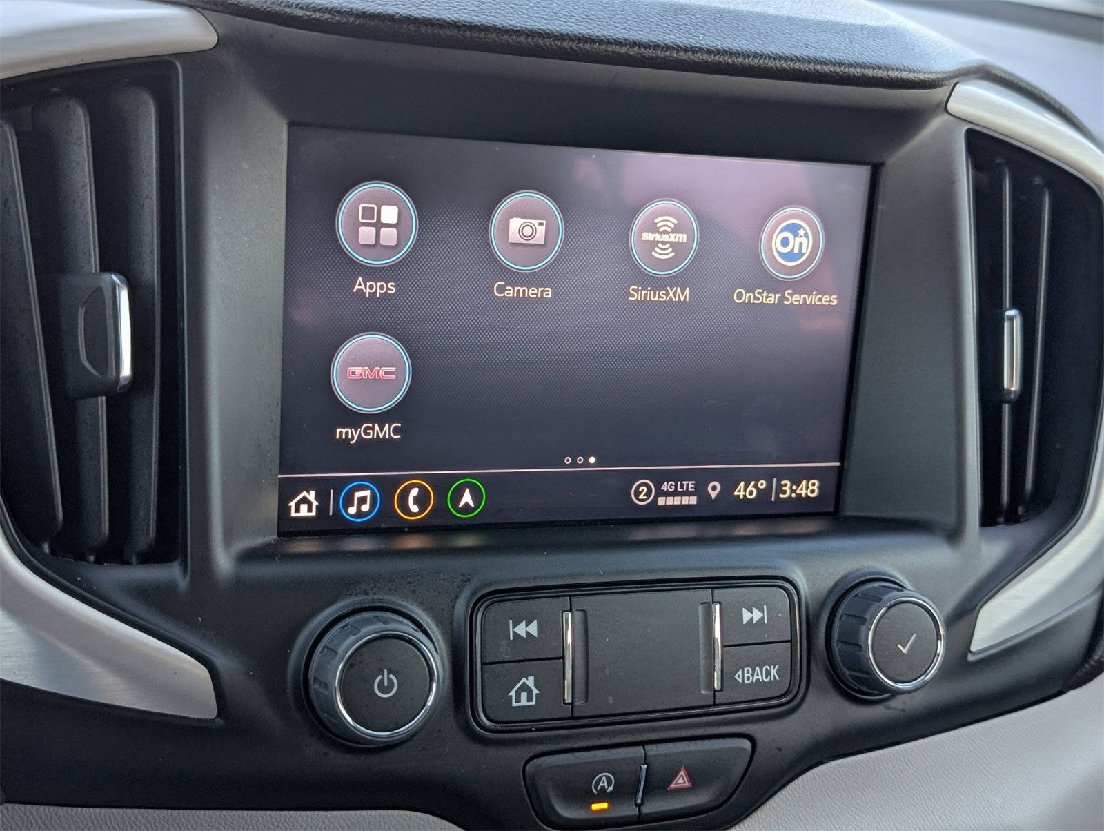 Used 2024 GMC Terrain SLT w/ Infotainment Package II image 23