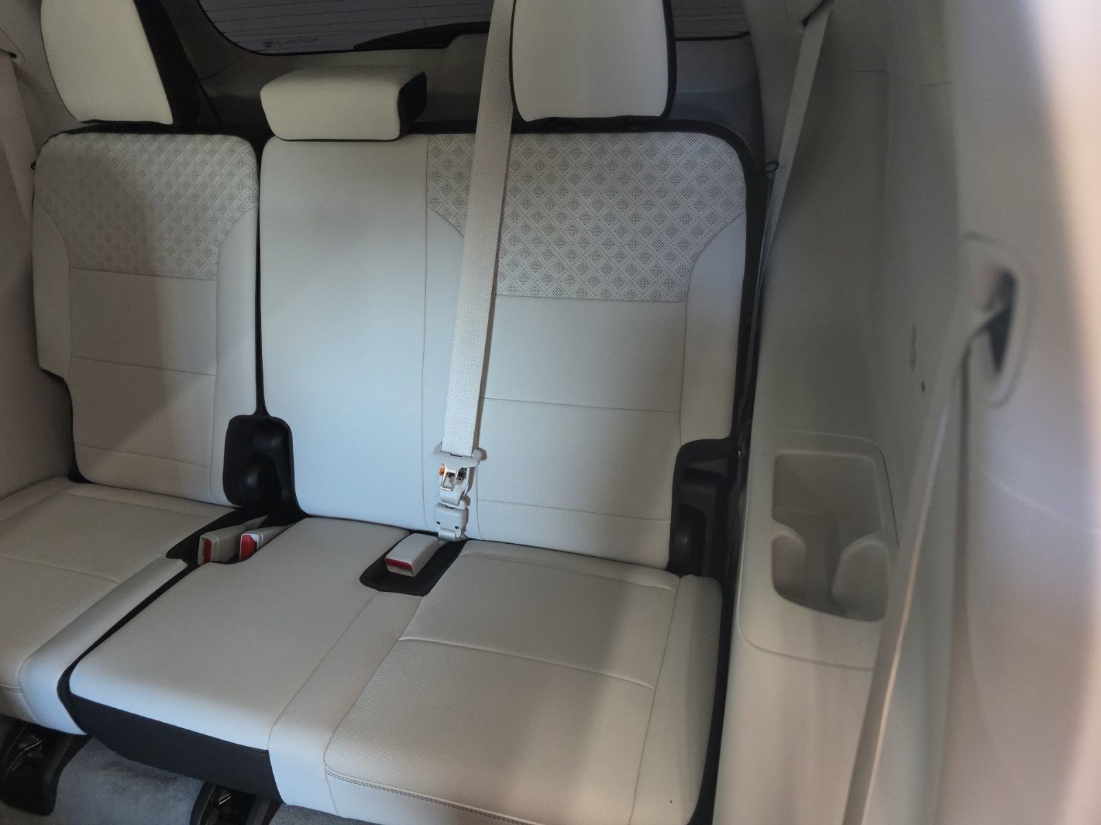 Used 2024 GMC Acadia Denali w/ Super Cruise Package image 24