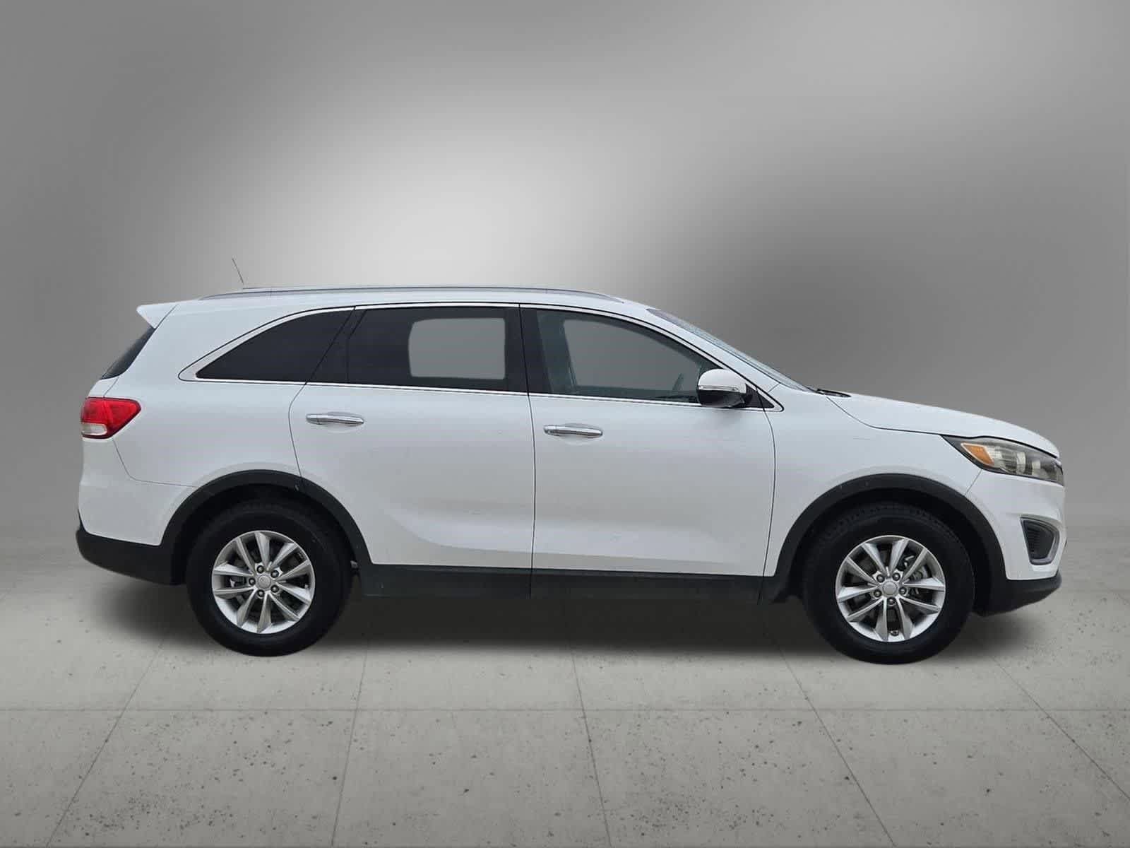 Used 2016 Kia Sorento FWD image 7