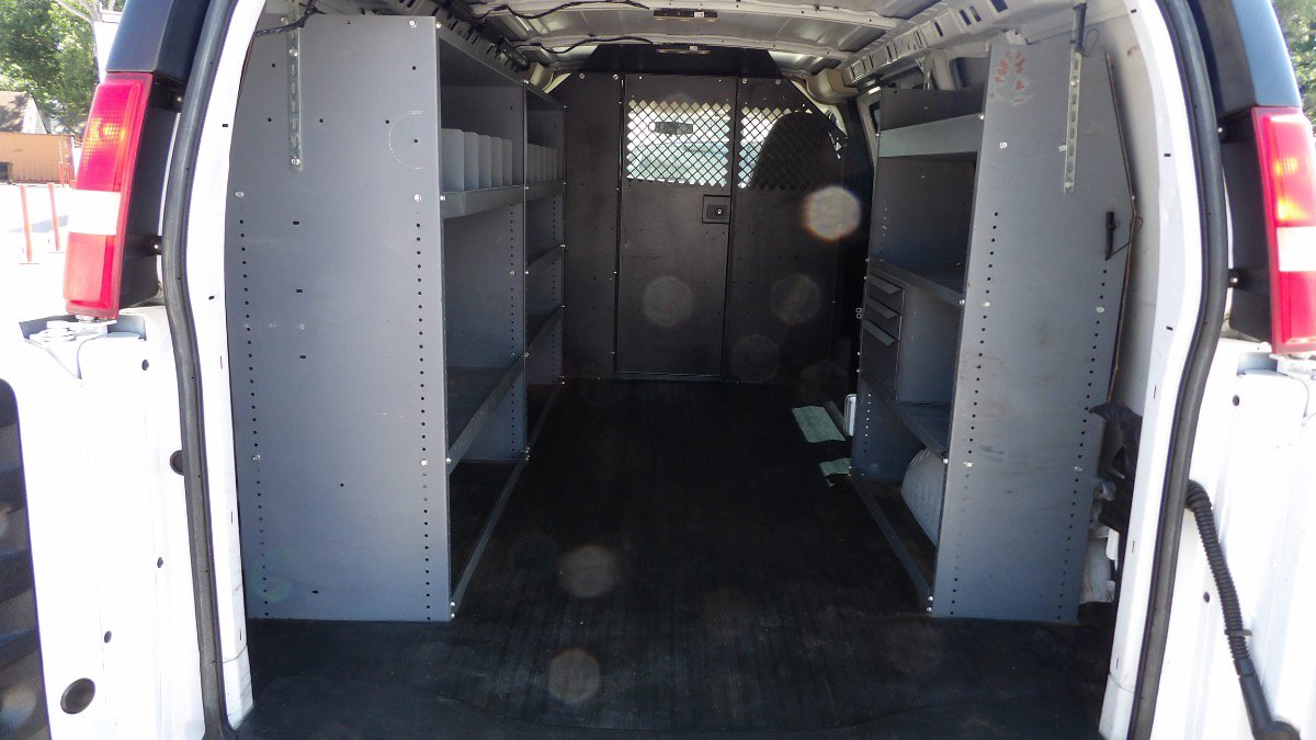 Used 2015 Chevrolet Express 2500 RWD image 32