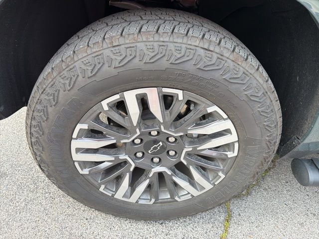 Used 2026 Chevrolet Tahoe Z71 w/ Comfort Package AWD/4WD image 11