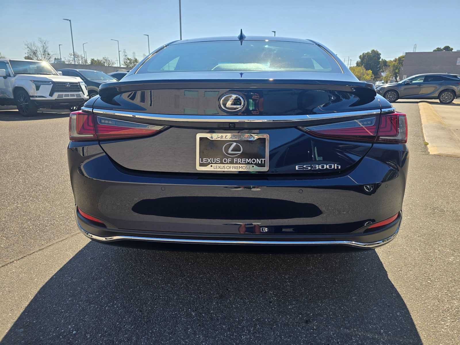 Used 2024 Lexus ES 300h w/ Premium Package FWD image 4