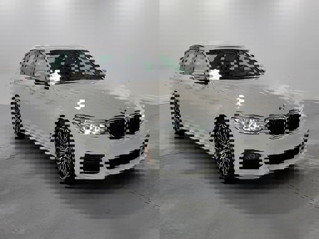 Used 2019 BMW 540i xDrive w/ M Sport Package image 2