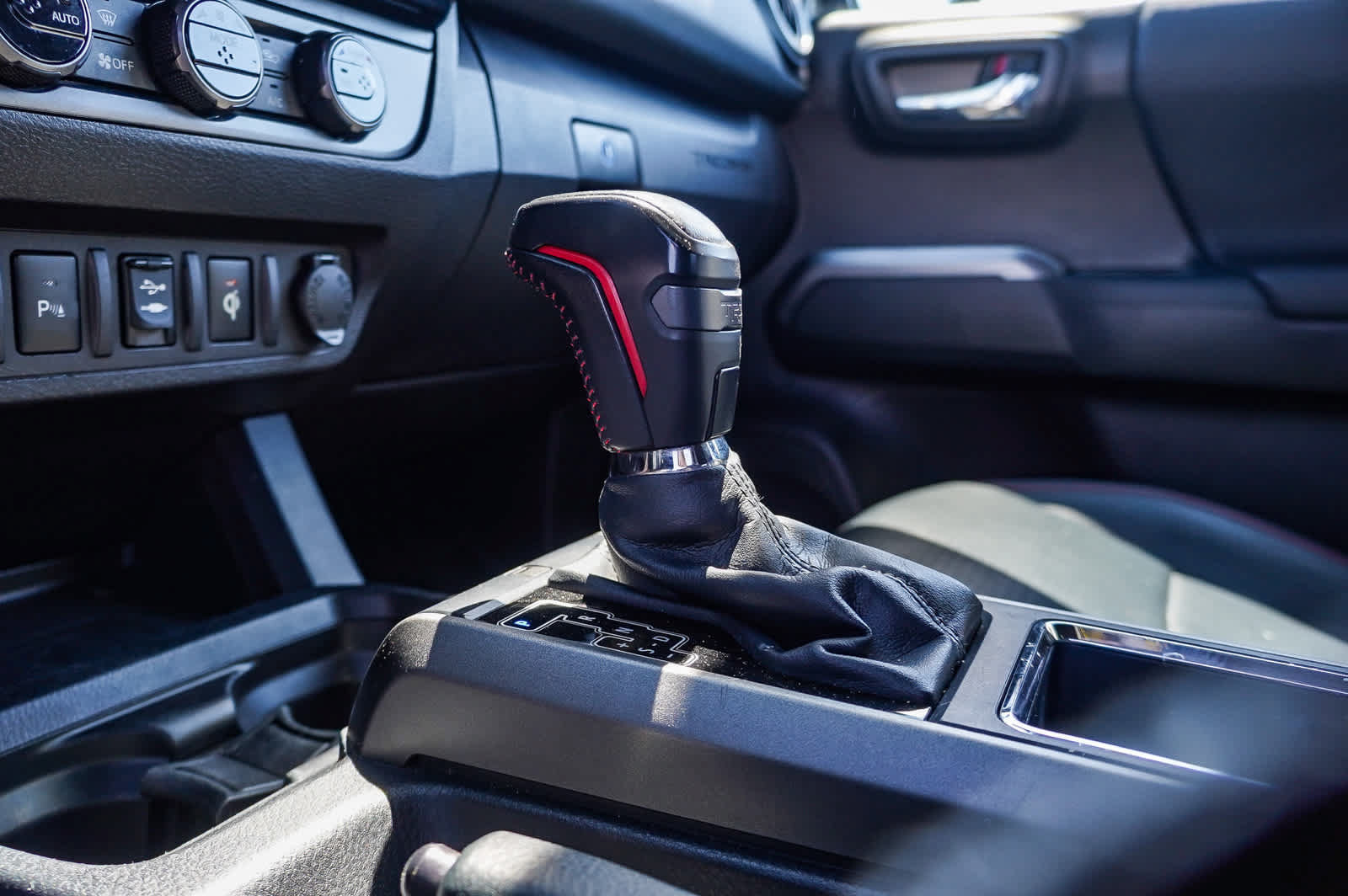 Certified 2017 Toyota Tacoma TRD Pro AWD/4WD image 25