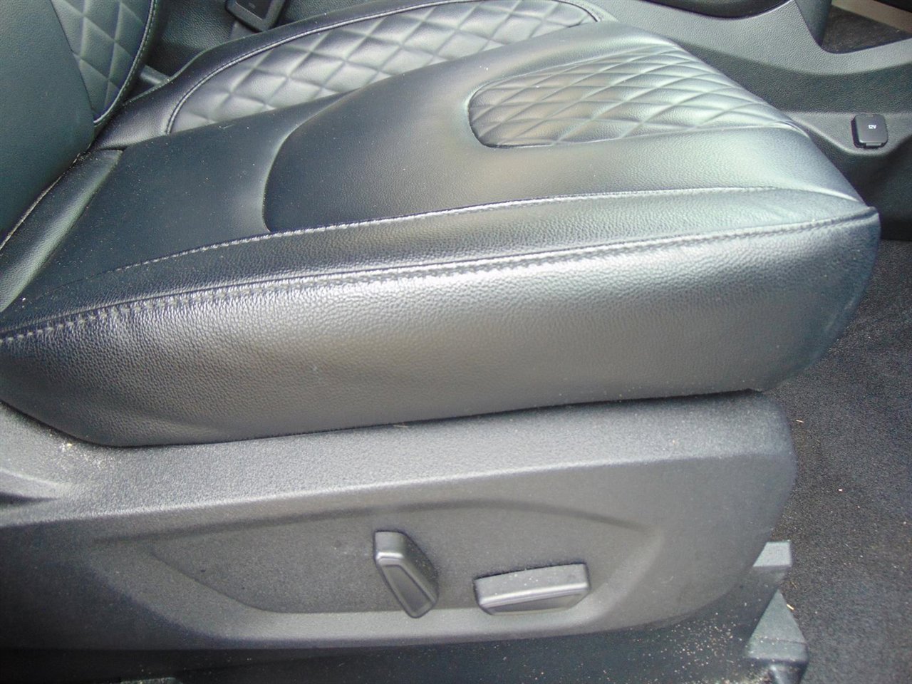 Used 2024 Ford Edge Titanium image 20