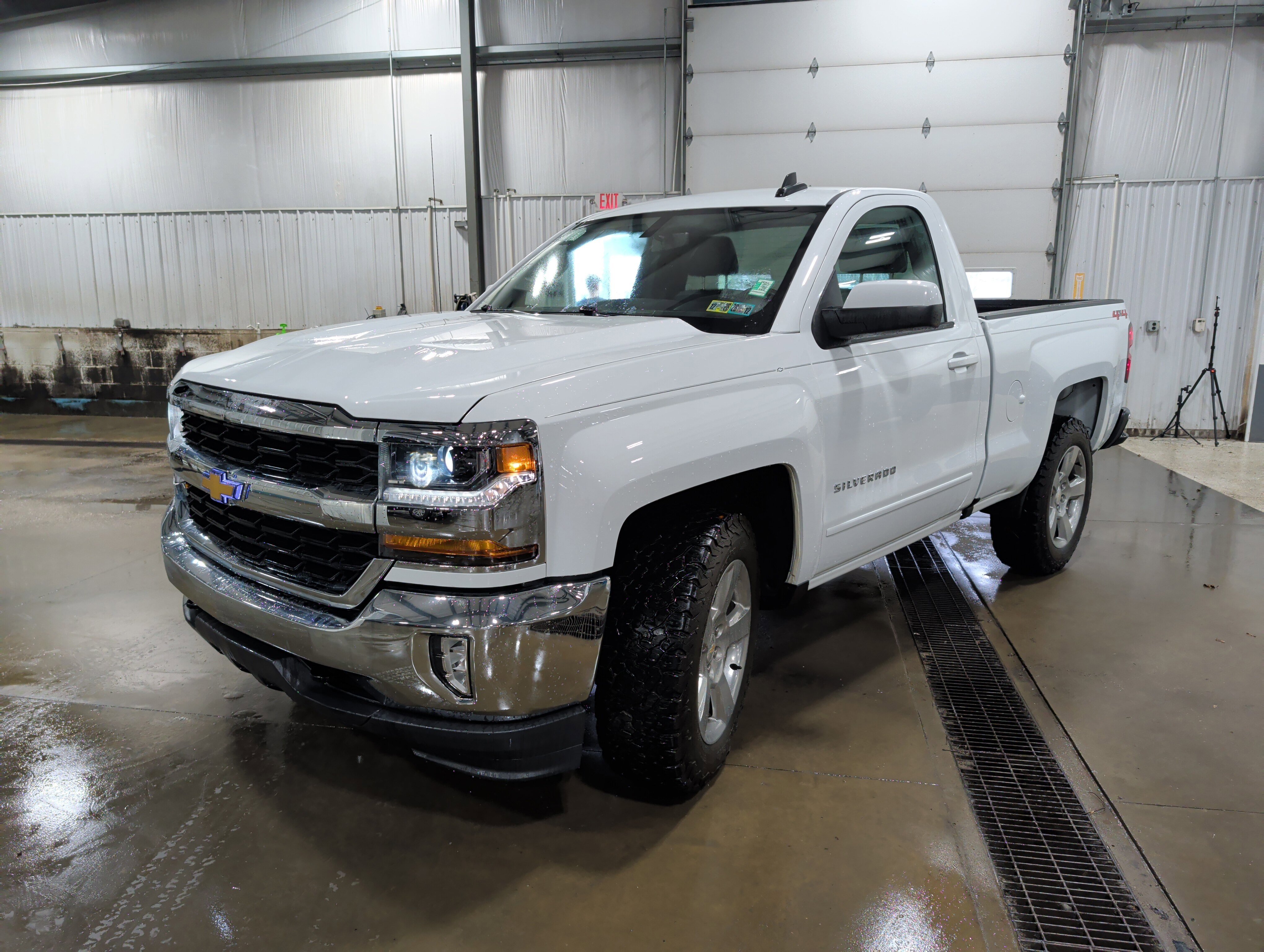 Used 2018 Chevrolet Silverado 1500 LT w/ LT Convenience Package image 6