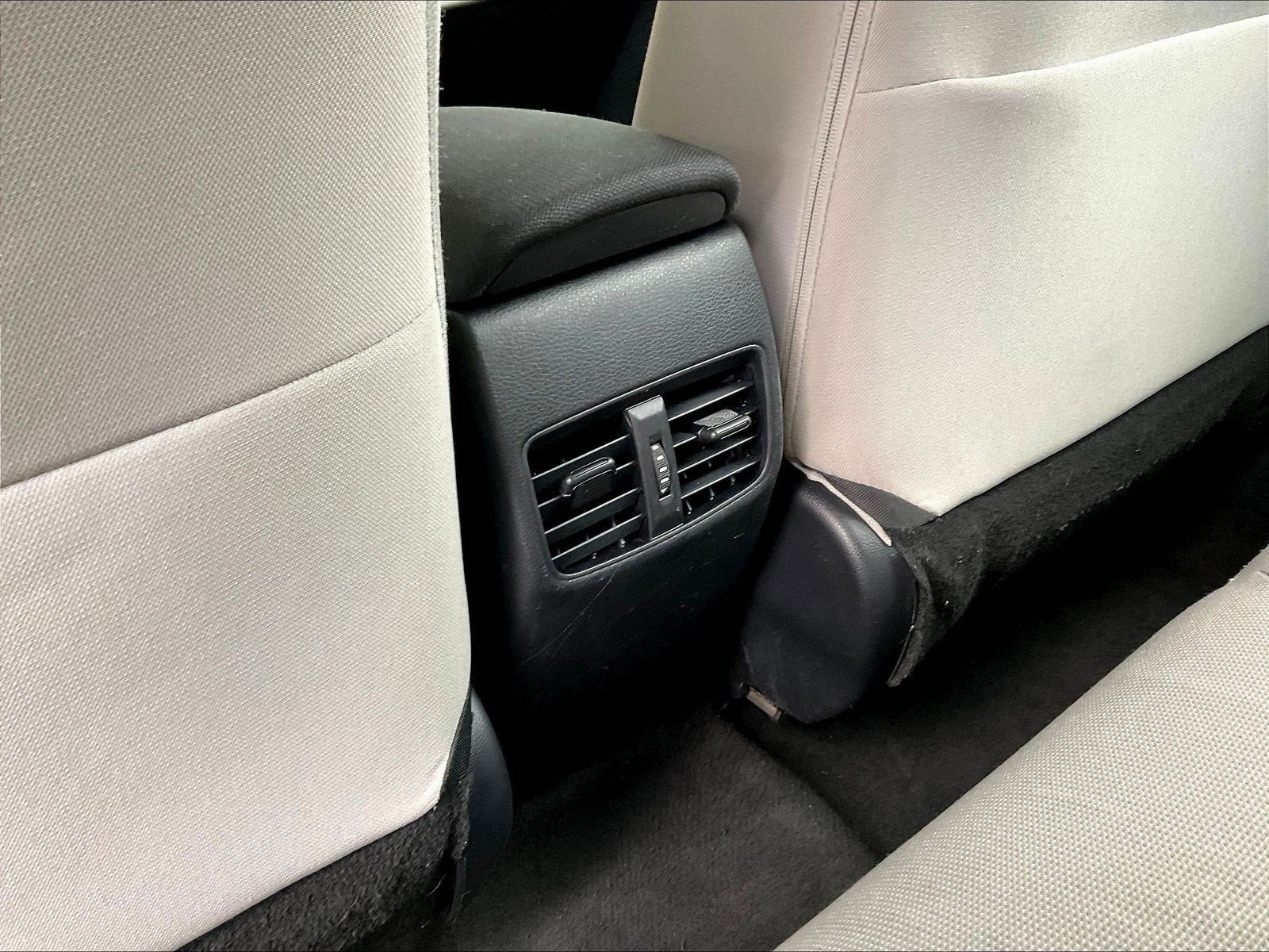 Used 2024 Toyota Corolla Cross L FWD image 10