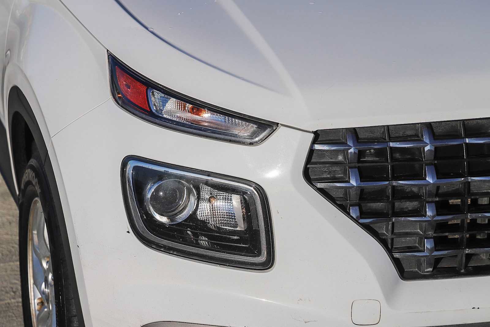 Used 2020 Hyundai Venue SEL w/ Convenience Package FWD image 4