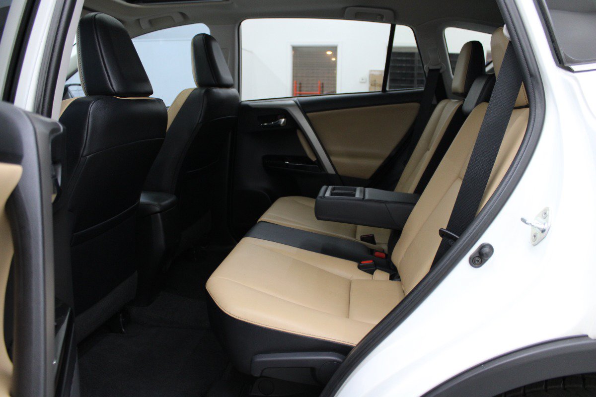 Used 2016 Toyota RAV4 Limited w/ Advanced Technology Package AWD/4WD image 8