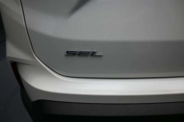 Certified 2024 Ford Edge SEL w/ Convenience Package AWD/4WD image 5