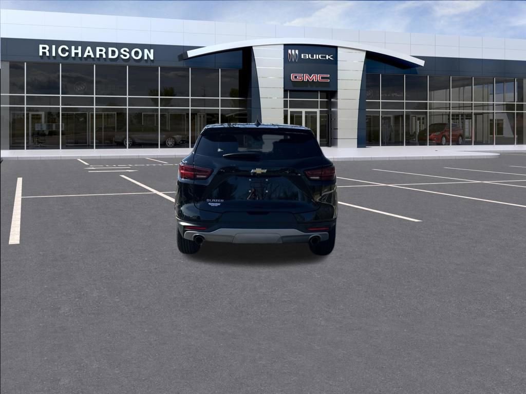 Used 2023 Chevrolet Blazer LT image 4