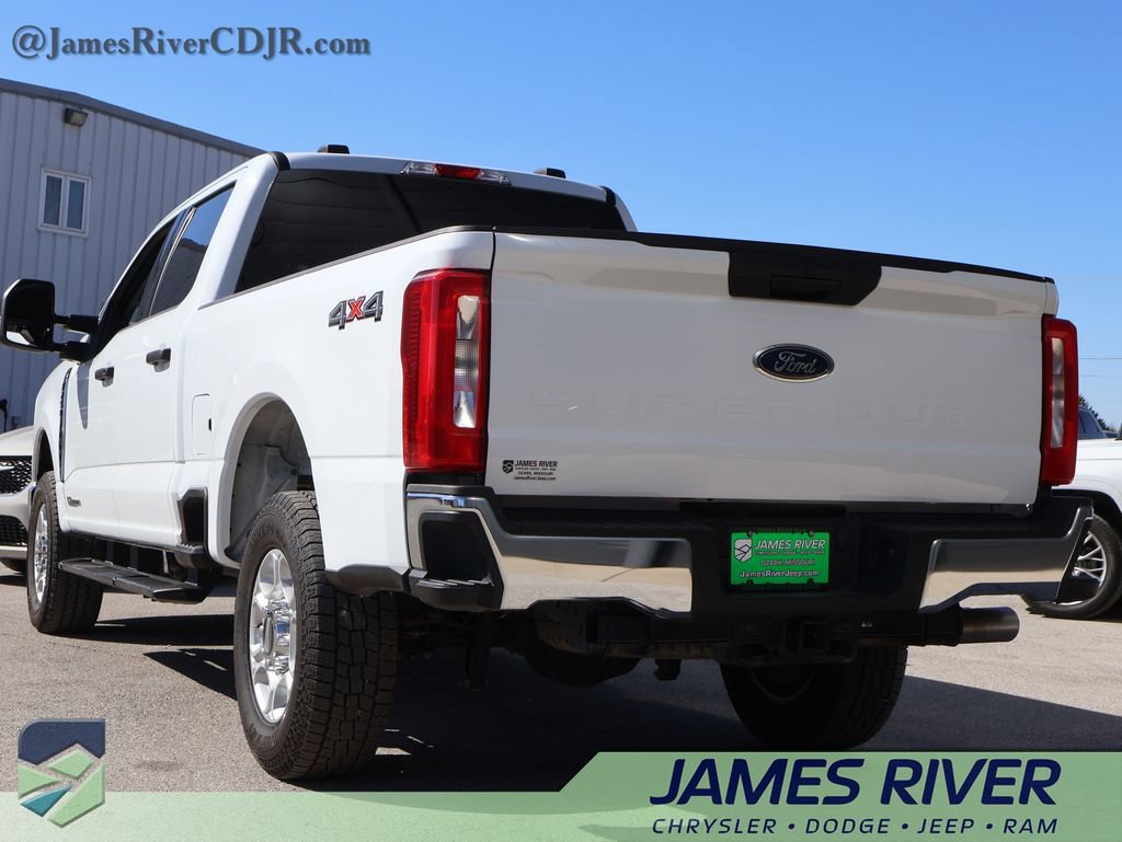 Used 2025 Ford F250 XLT image 3