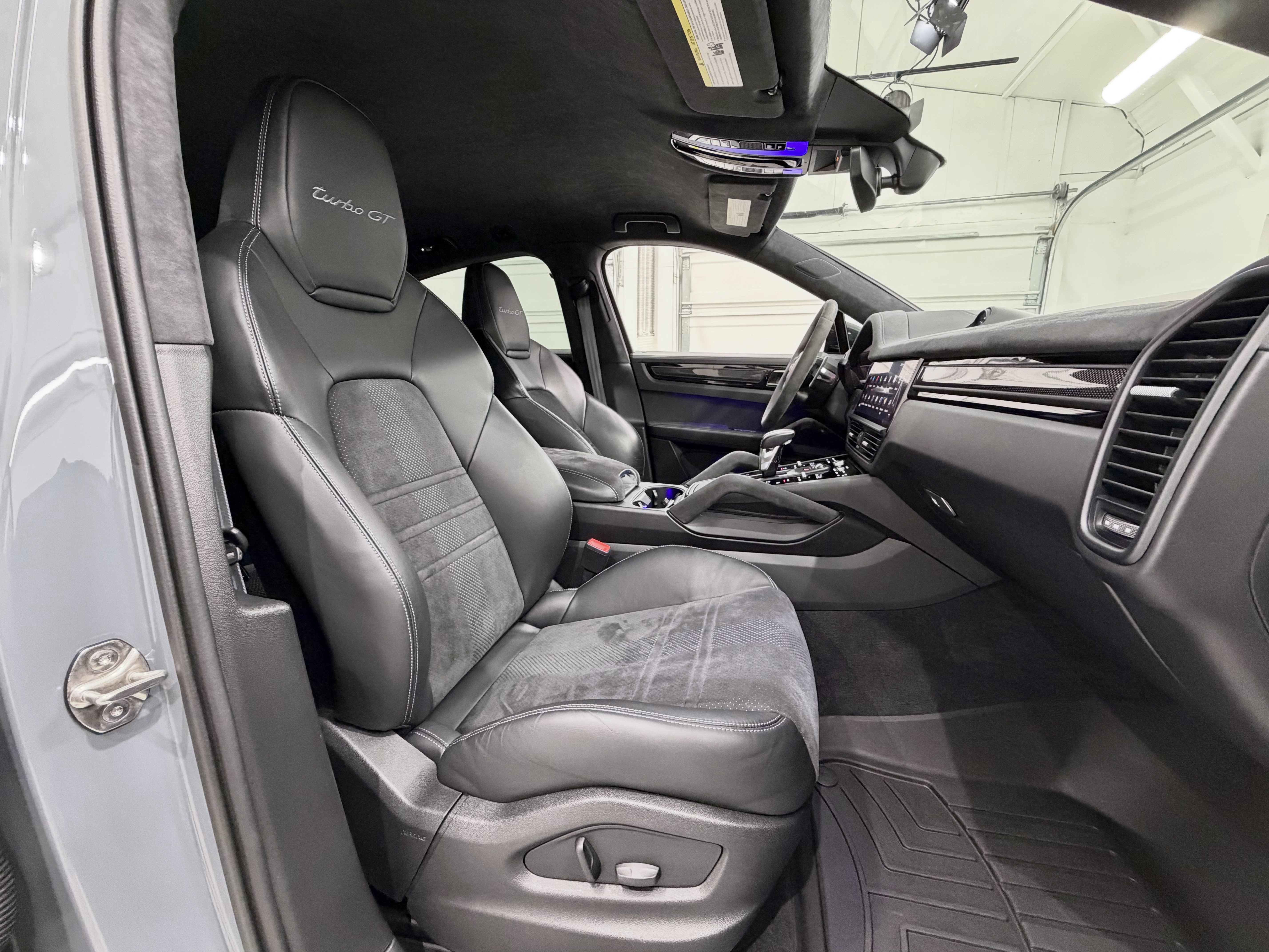 Certified 2022 Porsche Cayenne Turbo GT AWD/4WD image 28