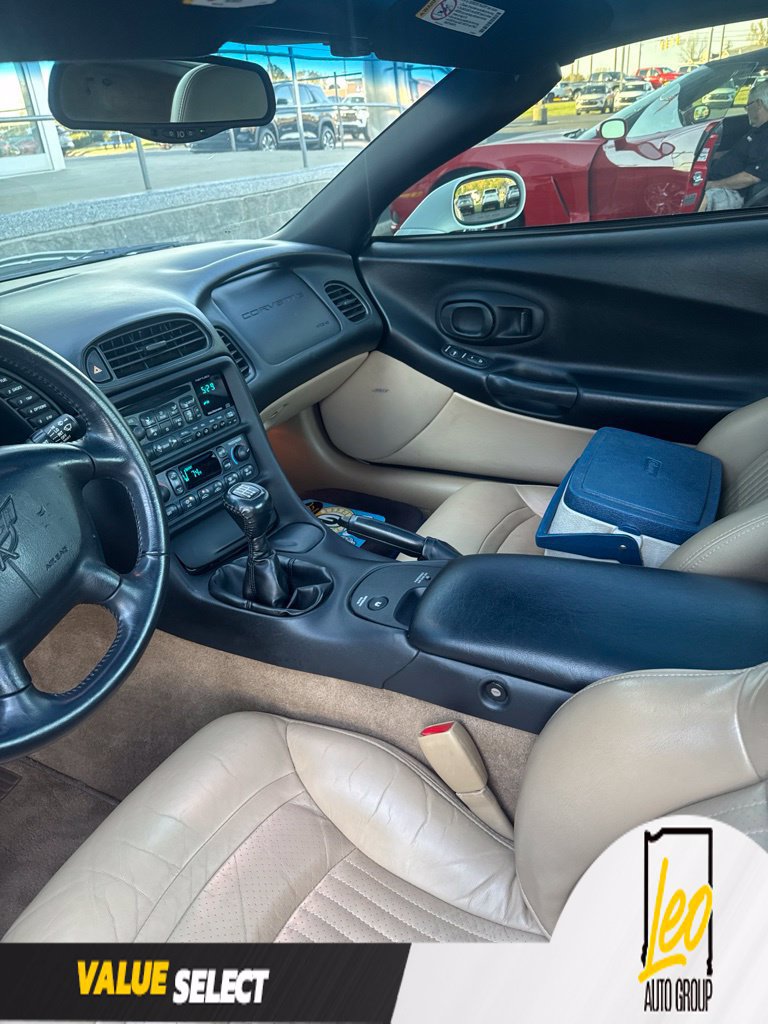 Used 2004 Chevrolet Corvette Coupe w/ Preferred Equipment Group RWD image 8