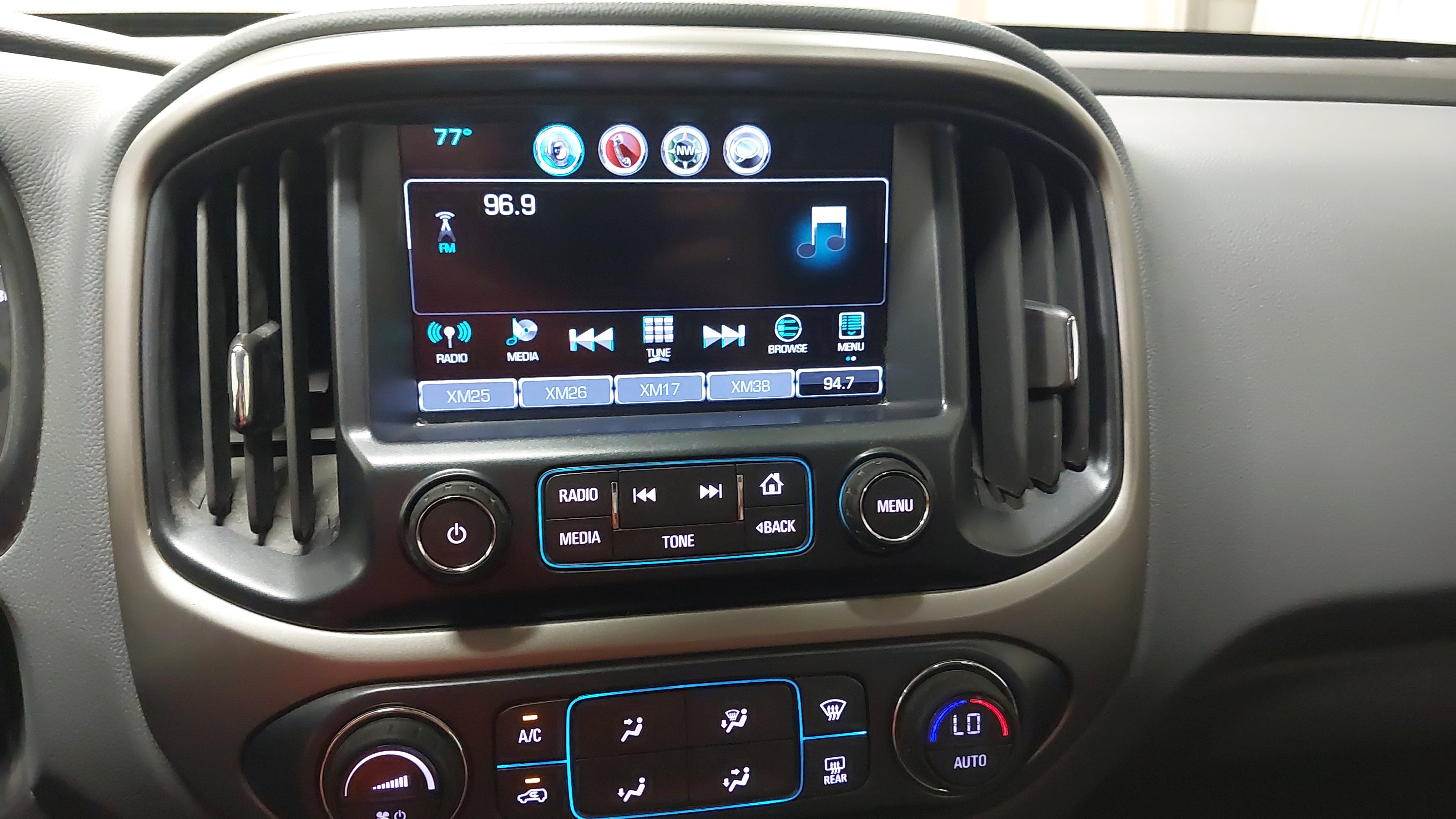 Used 2017 Chevrolet Colorado Z71 AWD/4WD image 20