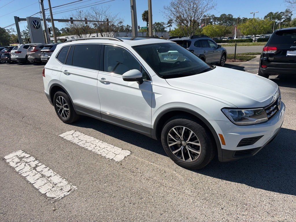 Certified 2020 Volkswagen Tiguan SE w/ Panoramic Sunroof Package image 12