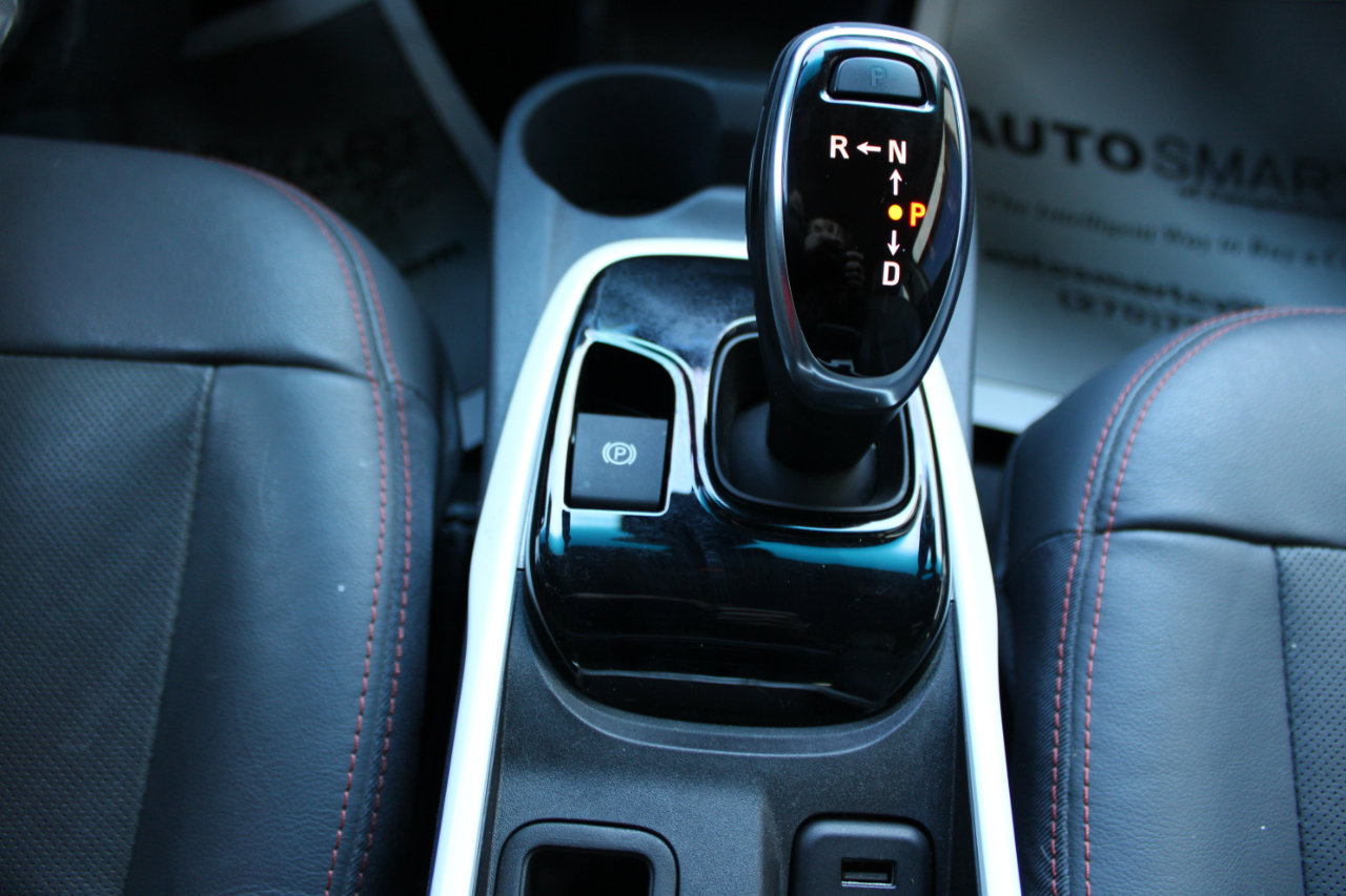 Used 2020 Chevrolet Bolt Premier w/ Infotainment Package image 23