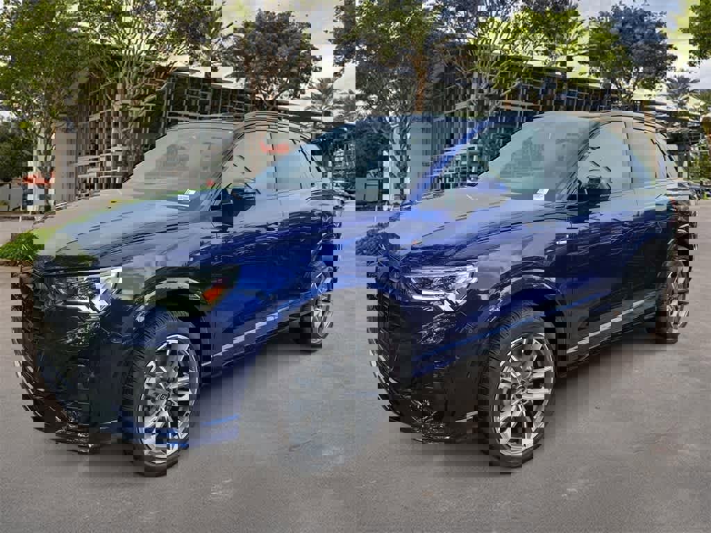 New 2025 Audi Q3 2.0T Premium