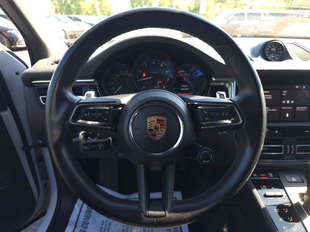 Used 2023 Porsche Macan Turbo AWD/4WD image 17