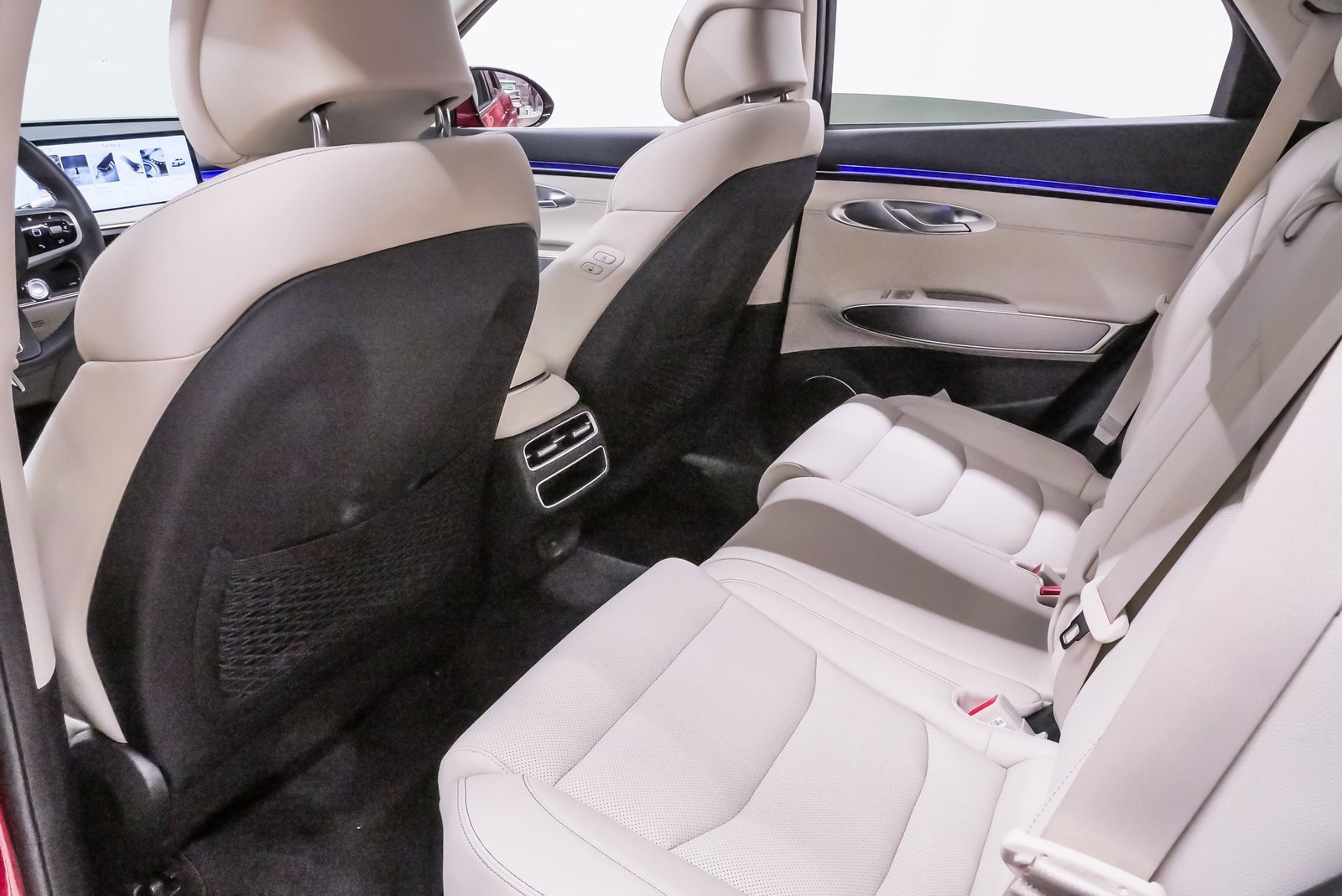 Certified 2026 Genesis GV70 2.5T Select image 11