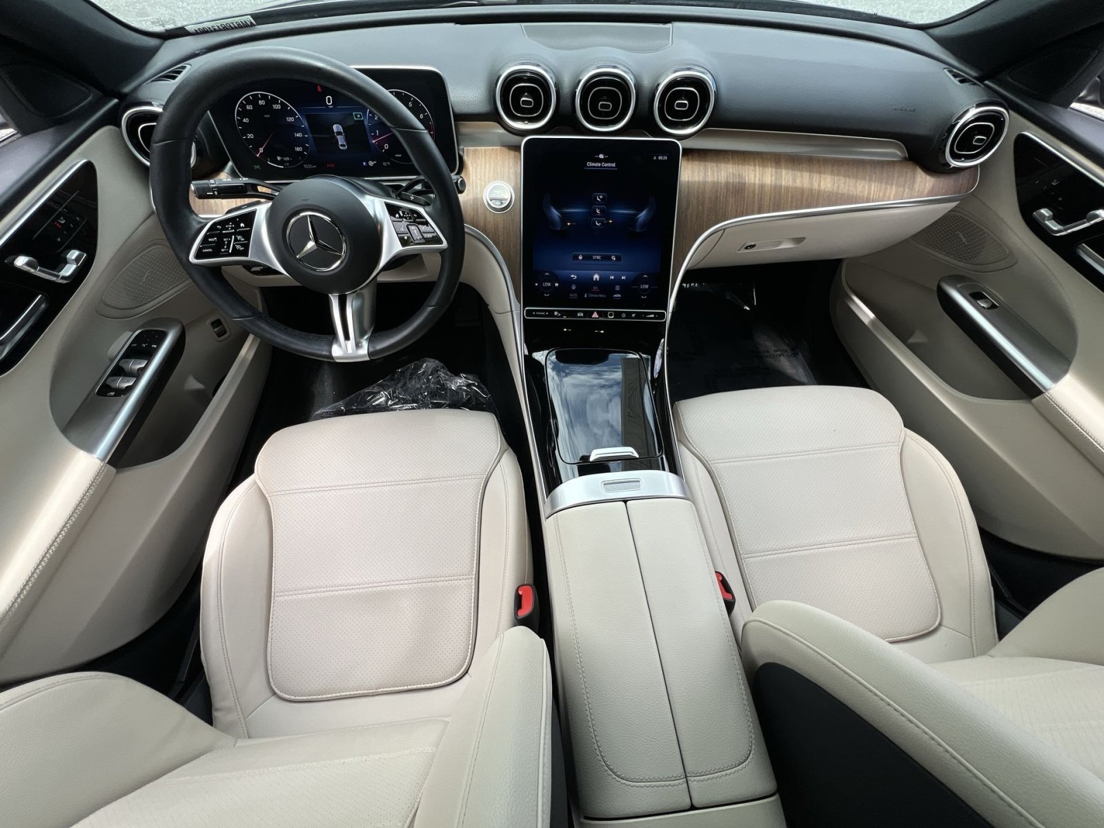 Certified 2023 Mercedes-Benz C 300 4MATIC Sedan image 13