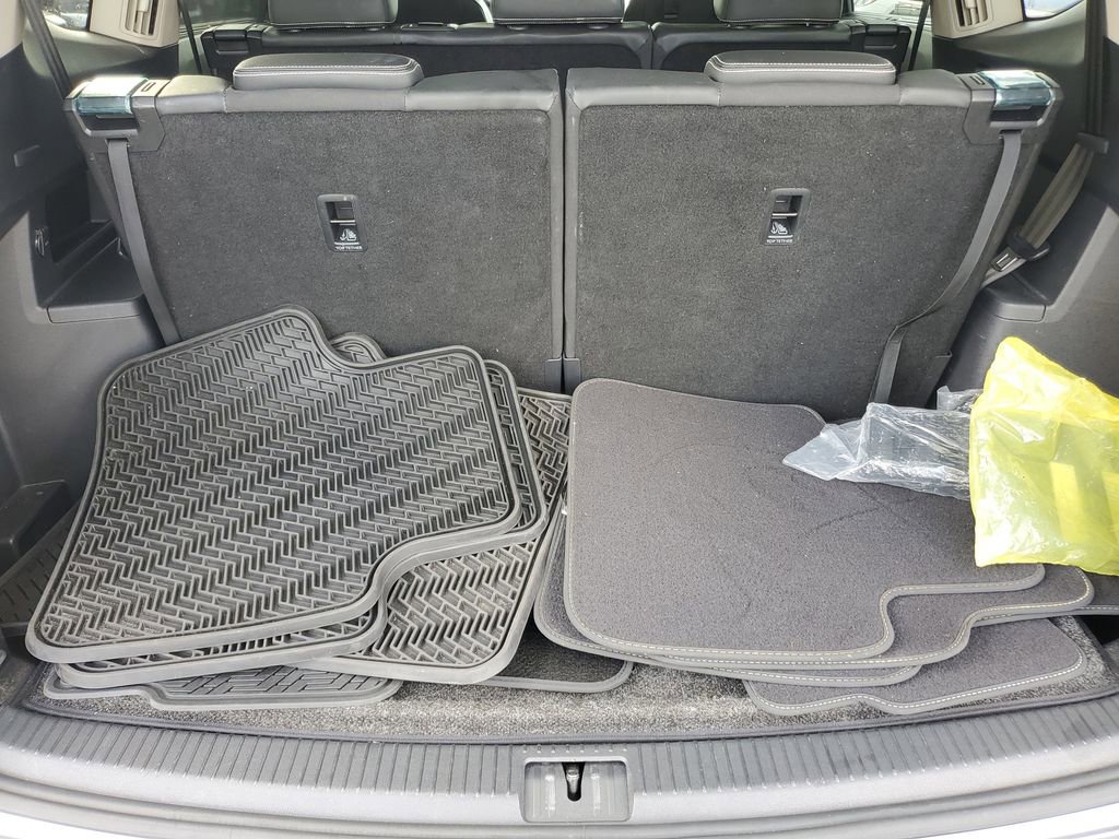 Used 2023 Volkswagen Atlas SEL image 7