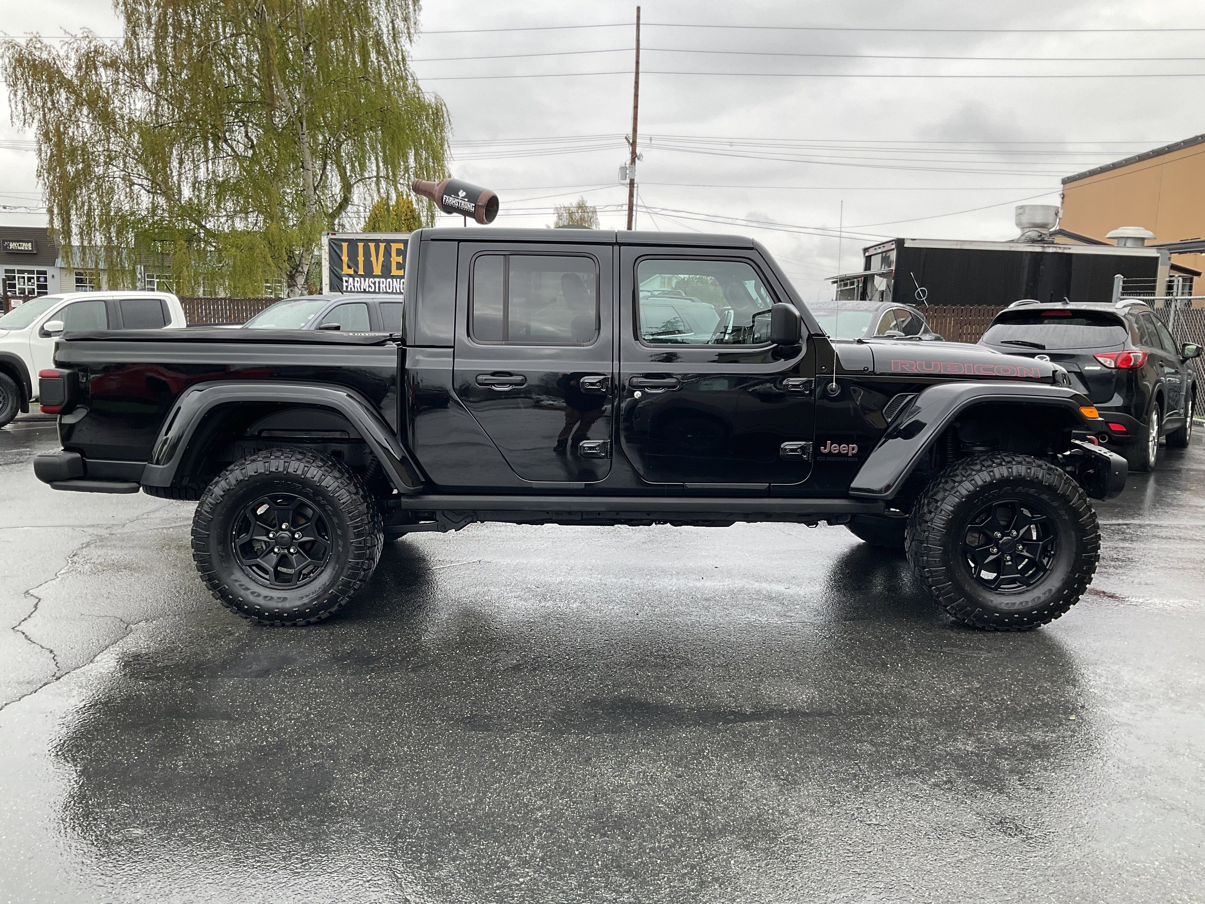 Used 2020 Jeep Gladiator Rubicon w/ Advanced Safety Group image 2