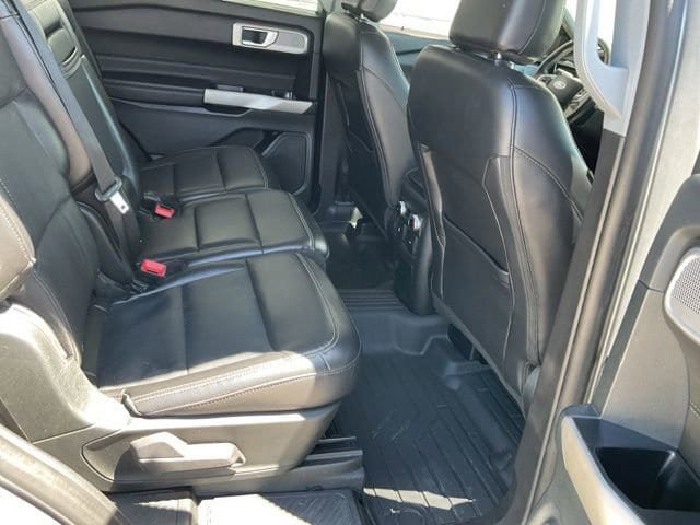 Used 2023 Ford Explorer Limited image 13