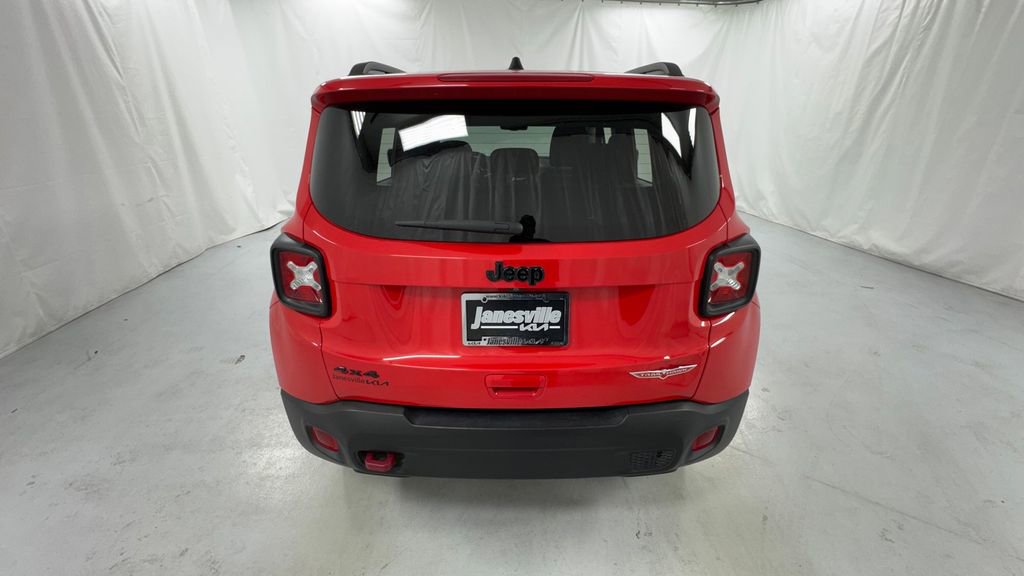Used 2023 Jeep Renegade Trailhawk AWD/4WD image 4