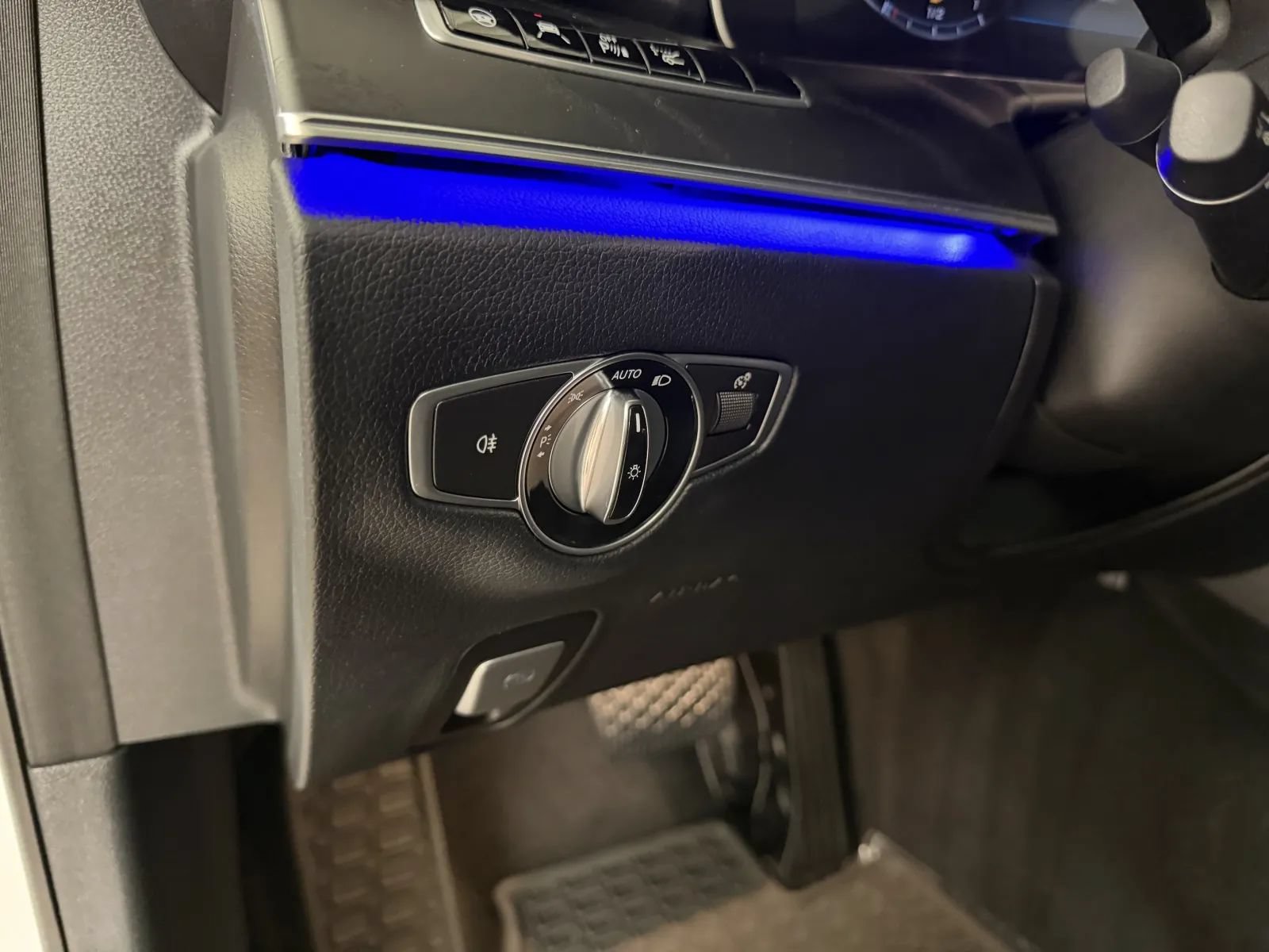 Used 2018 Mercedes-Benz E 300 4MATIC image 15