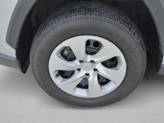 Used 2024 Toyota RAV4 LE FWD image 17
