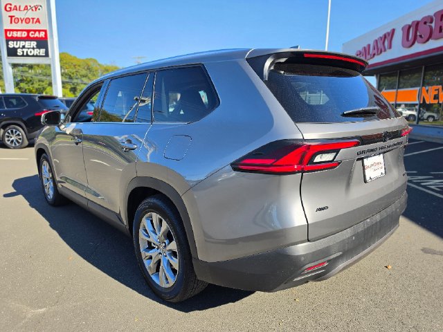 Used 2026 Toyota Grand Highlander AWD image 5