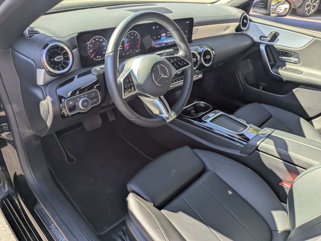 Used 2025 Mercedes-Benz CLA 250 4MATIC image 17