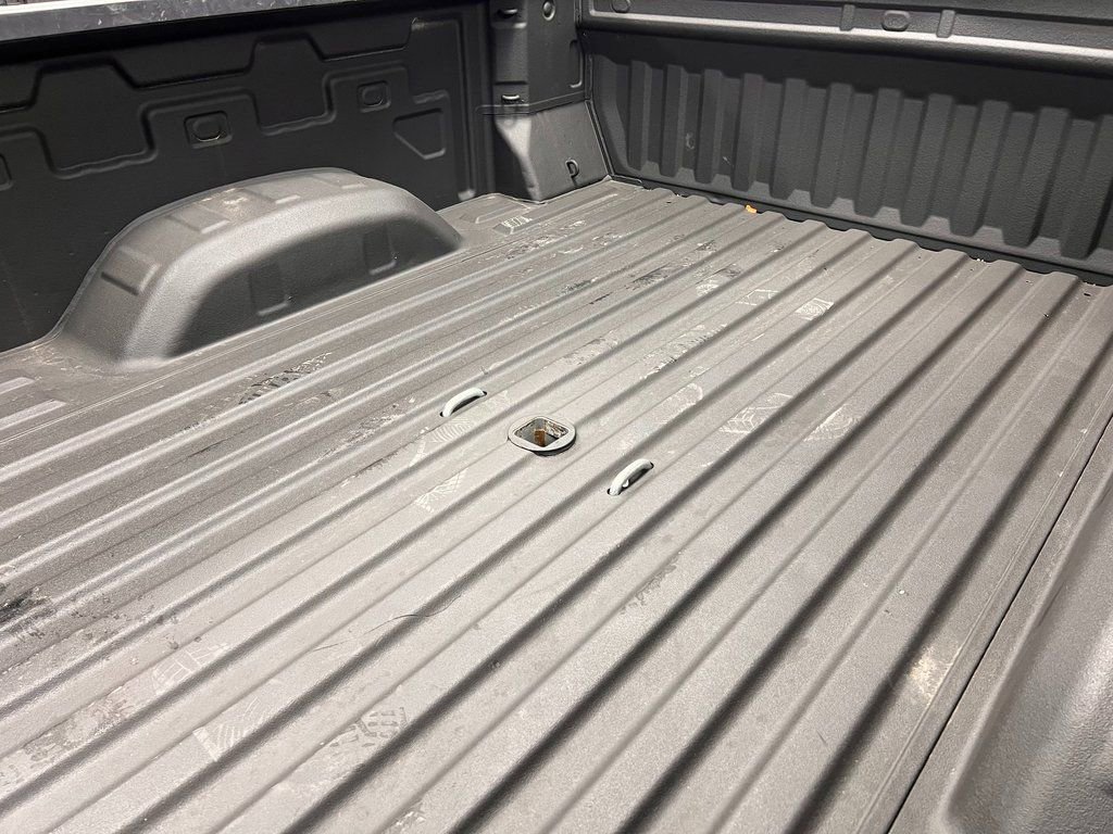 Used 2022 Chevrolet Silverado 2500 Custom w/ Custom Value Package image 22