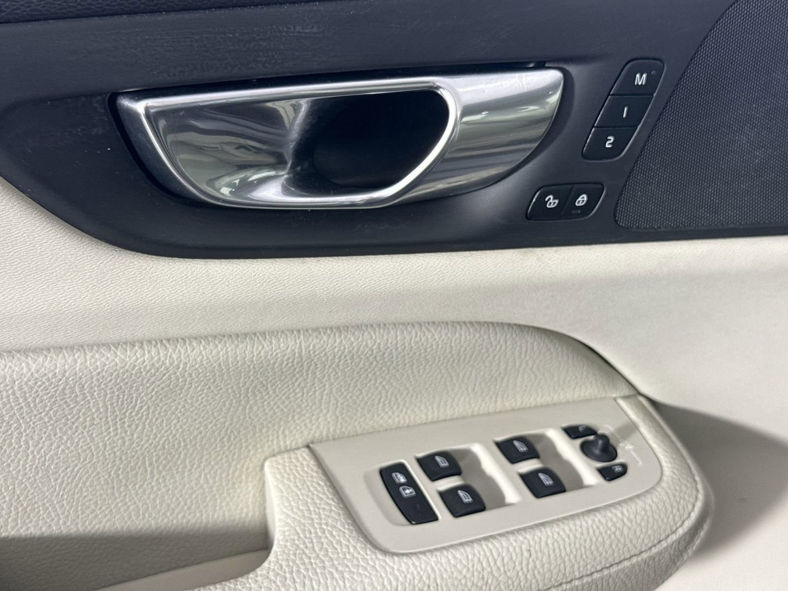 Used 2021 Volvo S60 T8 R-Design Expression AWD/4WD image 13