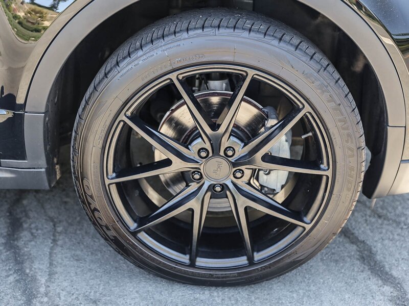 Used 2018 Land Rover Range Rover Evoque SE Dynamic AWD/4WD image 13