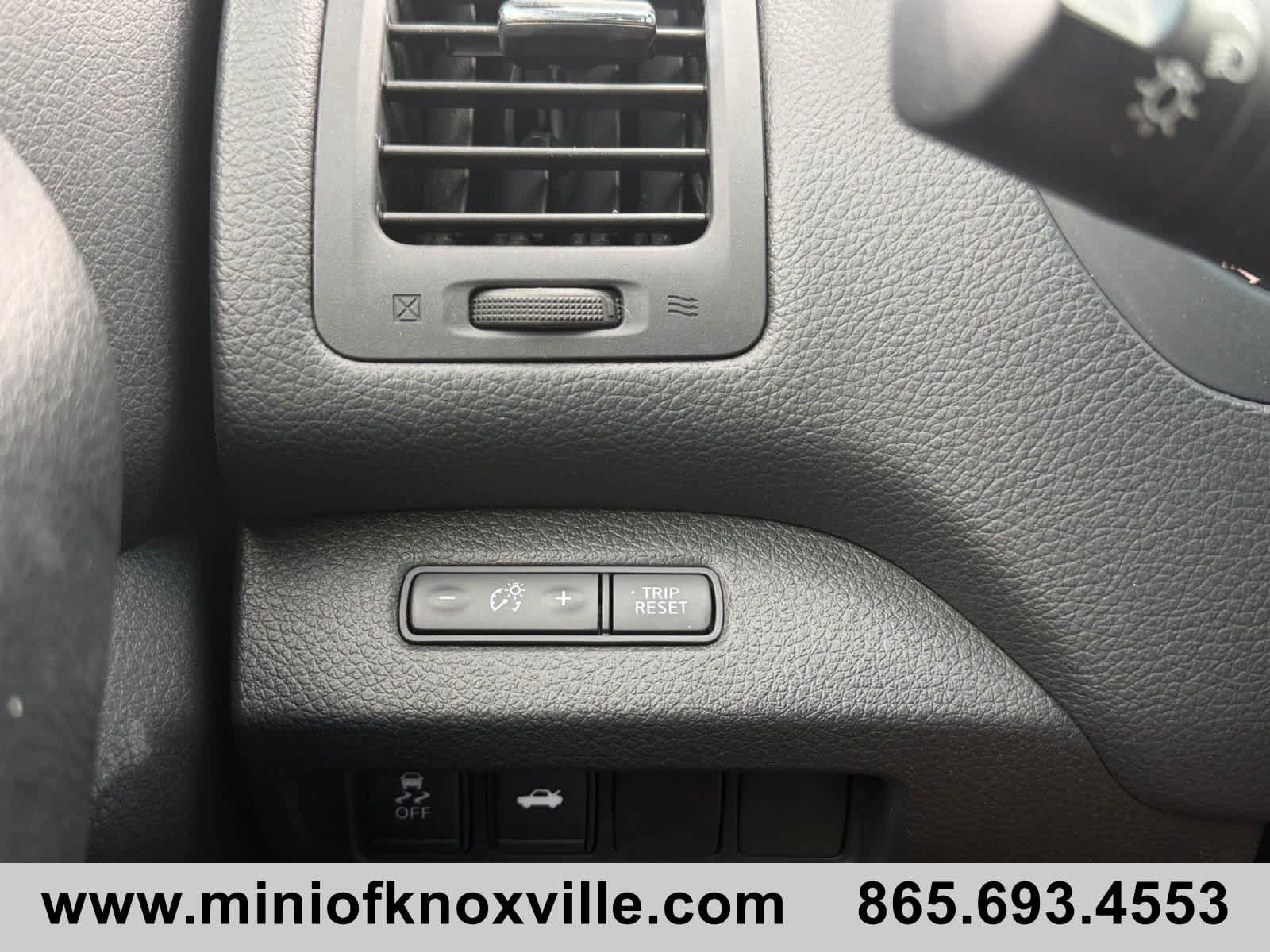 Used 2015 Nissan Altima 2.5 S w/ Power Driver Seat Package FWD image 17