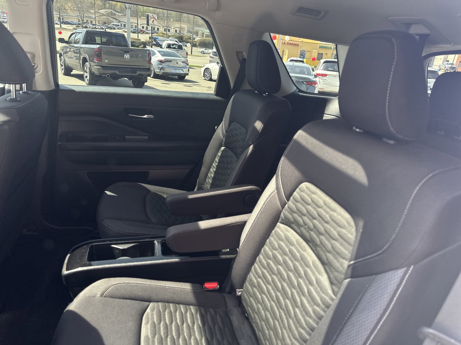 Used 2022 Nissan Pathfinder SV w/ SV Premium Package image 23