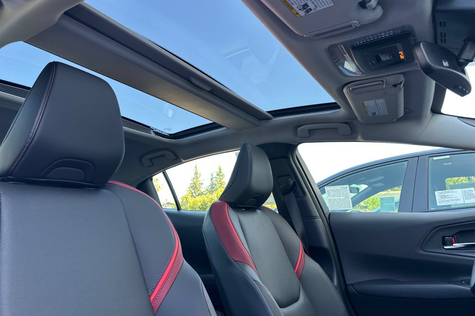 New 2026 Toyota Prius Plug-In Hybrid FWD image 19