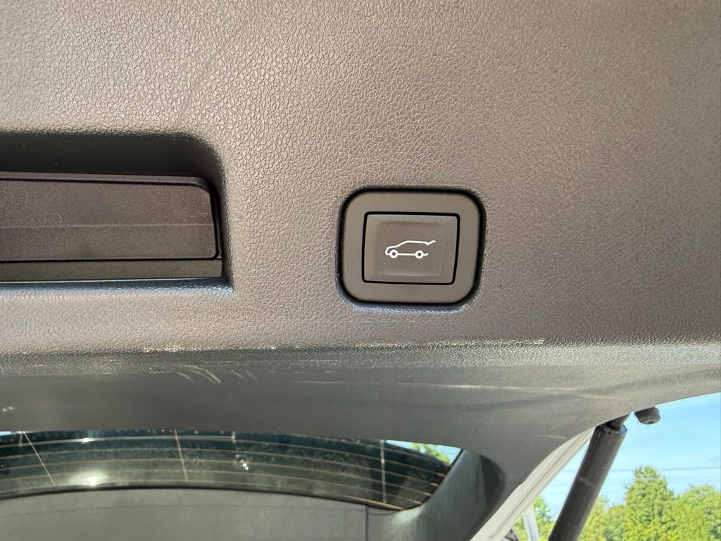 Used 2024 Chevrolet Traverse LT w/ Enhanced Driving Package image 30