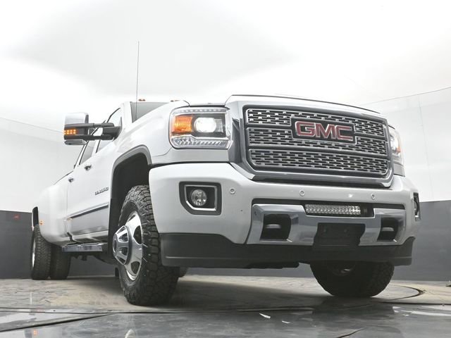 Used 2018 GMC Sierra 3500 Denali w/ Duramax Plus Package image 39