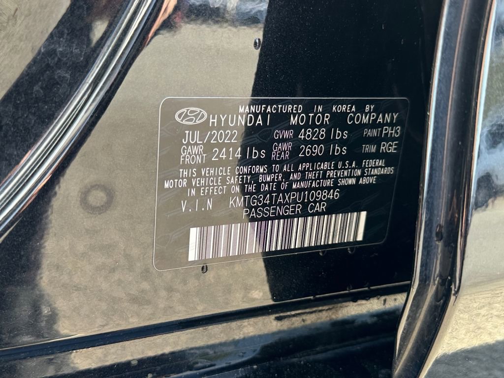 Used 2023 Genesis G70 2.0T w/ Sport Prestige Package image 30