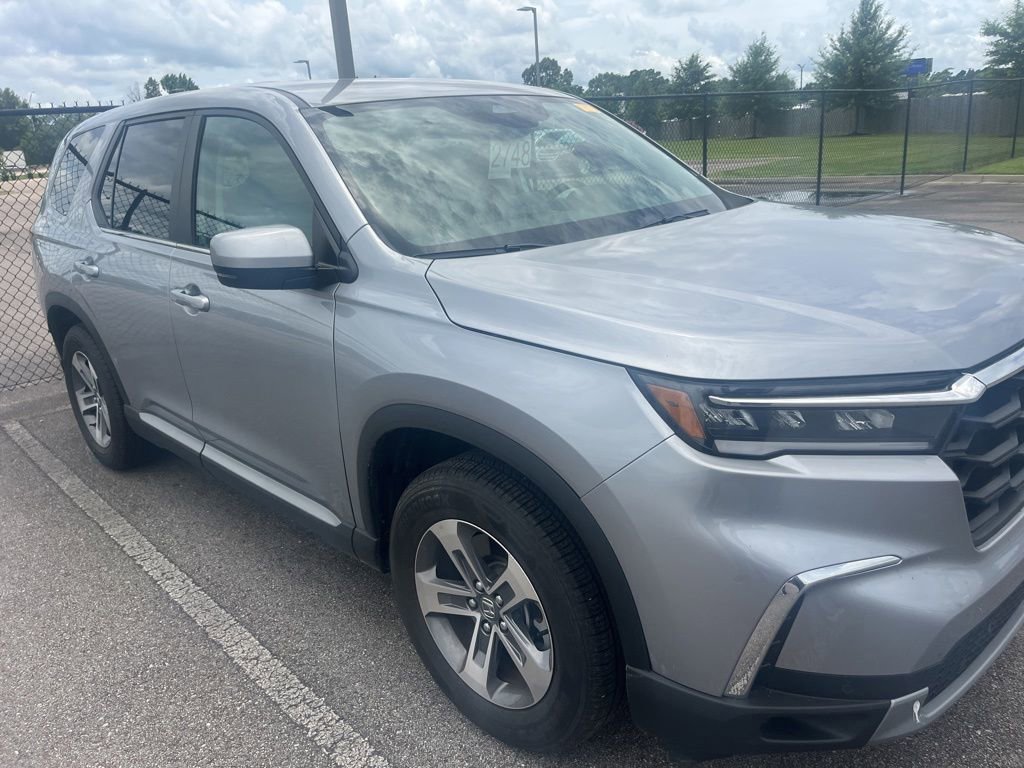 Used 2025 Honda Pilot EX-L image 2