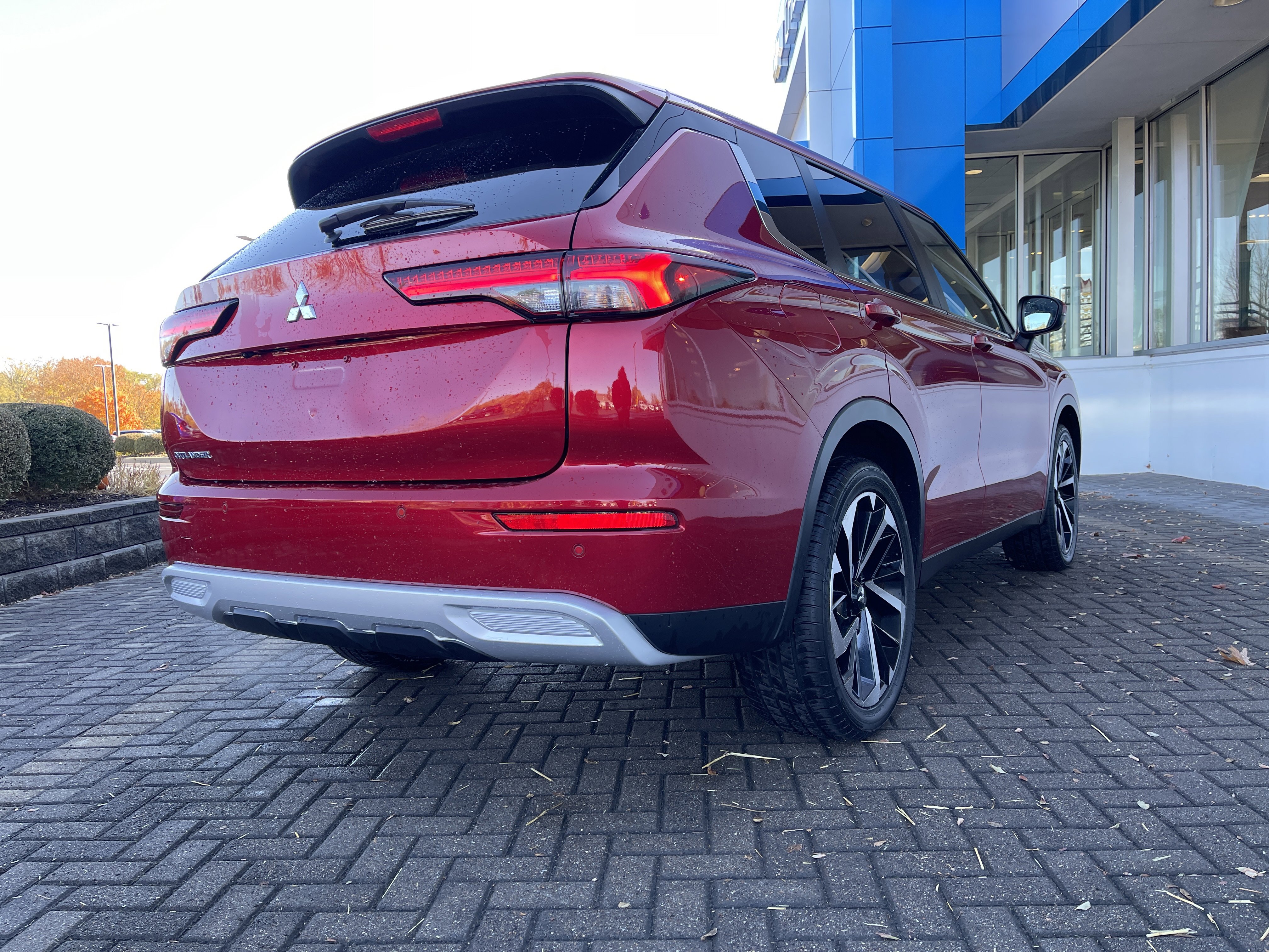 Used 2023 Mitsubishi Outlander SE Black Edition image 5