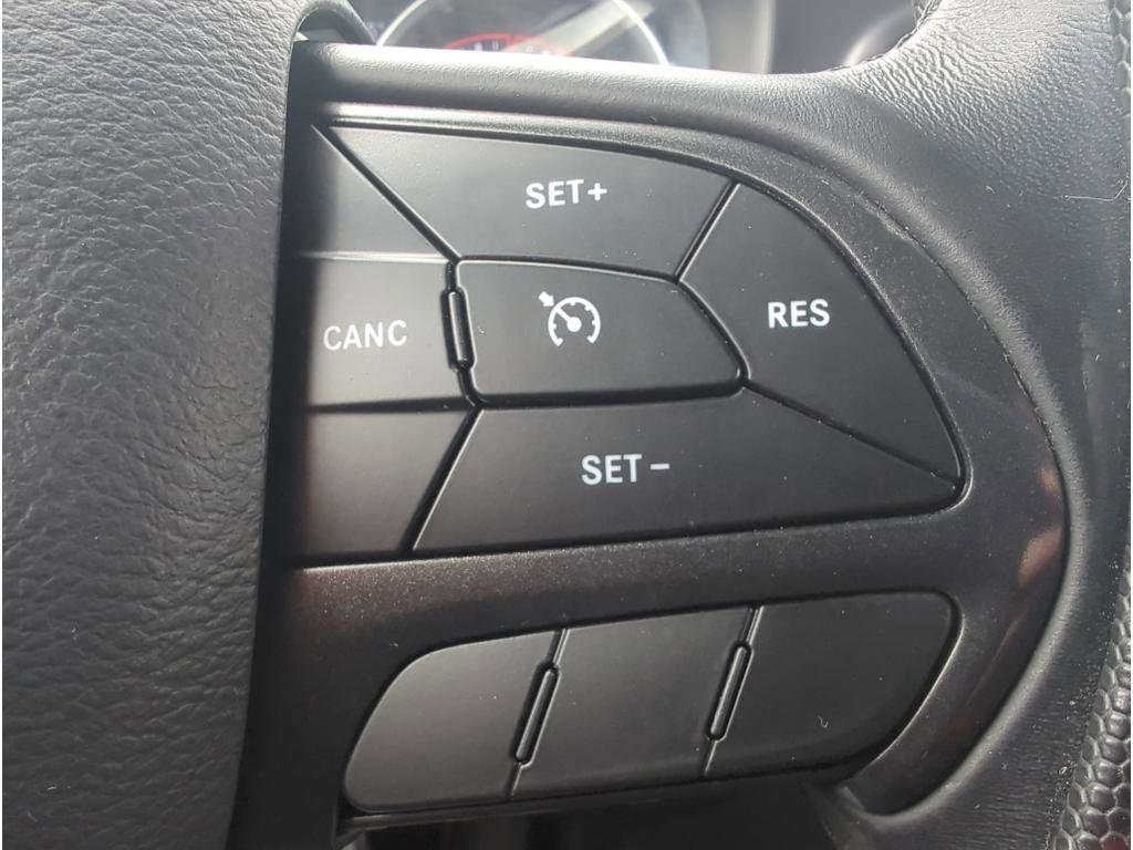 Used 2019 Dodge Charger SXT image 14